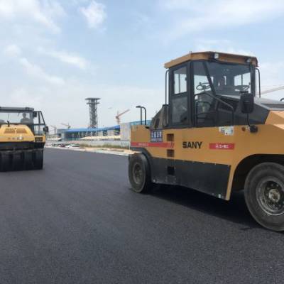 东莞沥青路面工程价格解析及沥青摊铺施工指南