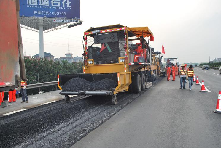 东莞沥青工程承包价格解析与深圳市路易通交通设施产品展厅